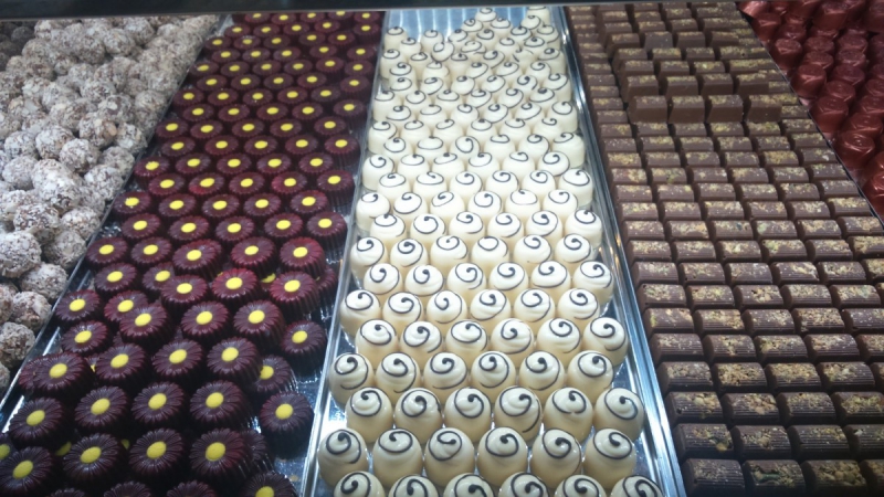 boutique-LA ROCHETTE-min_chocolates_milk_chocolate_white_chocolate_truffles_candy_food_treat_cacao-1213769